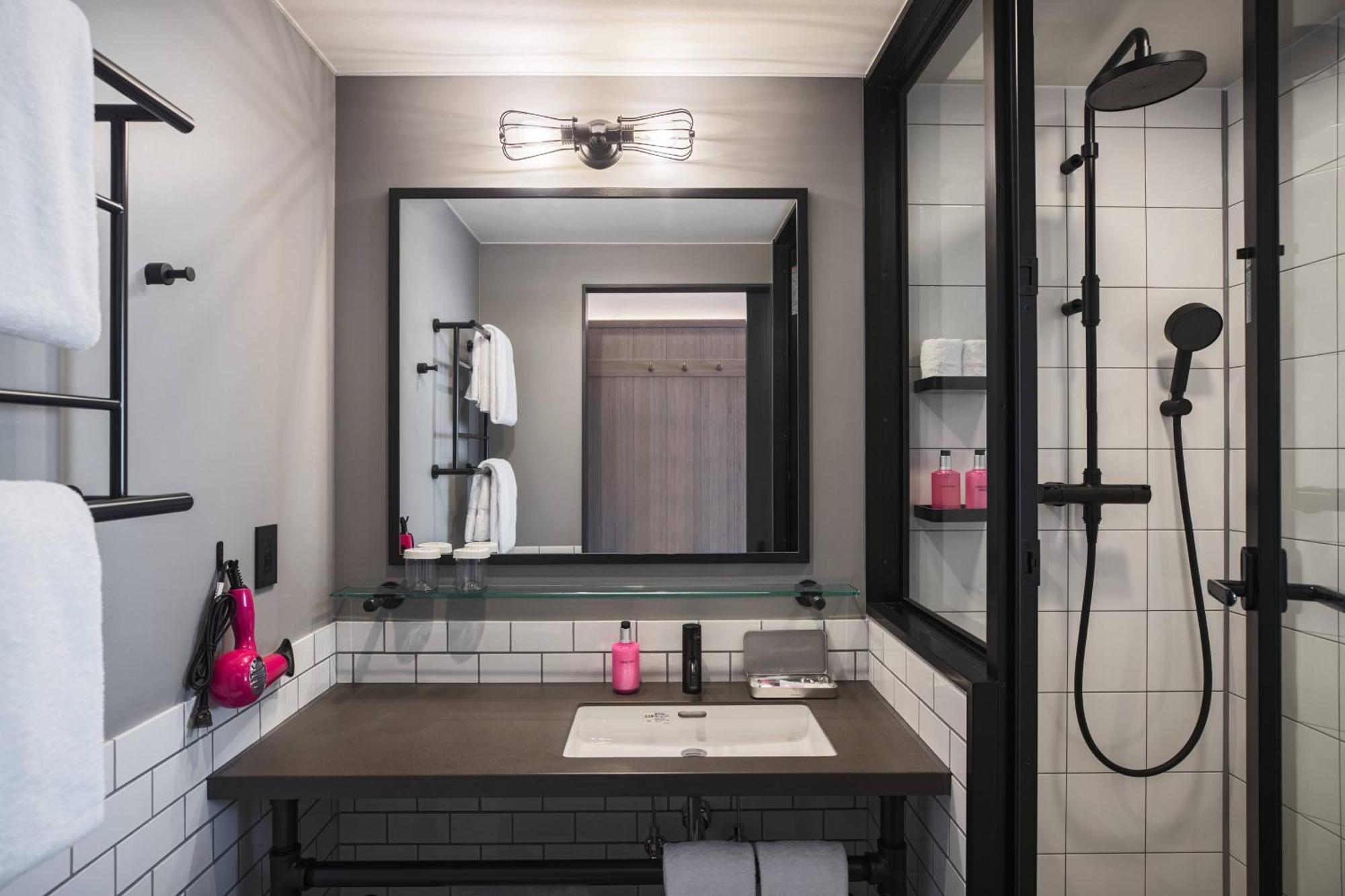 Hotel Moxy Tokyo Kinshicho Zewnętrze zdjęcie